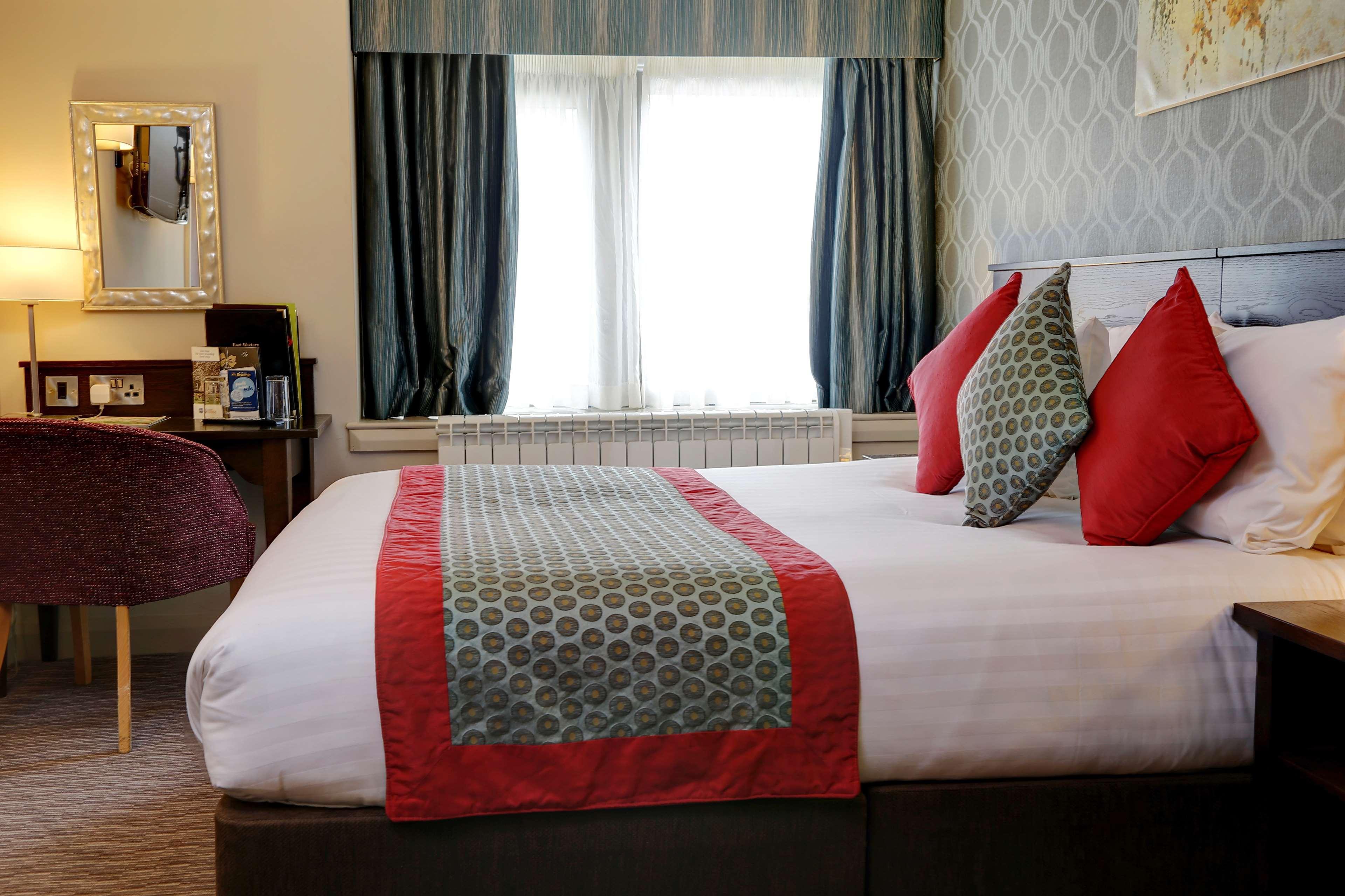 Best Western Plus Pinewood Manchester Airport-Wilmslow Hotel Екстер'єр фото