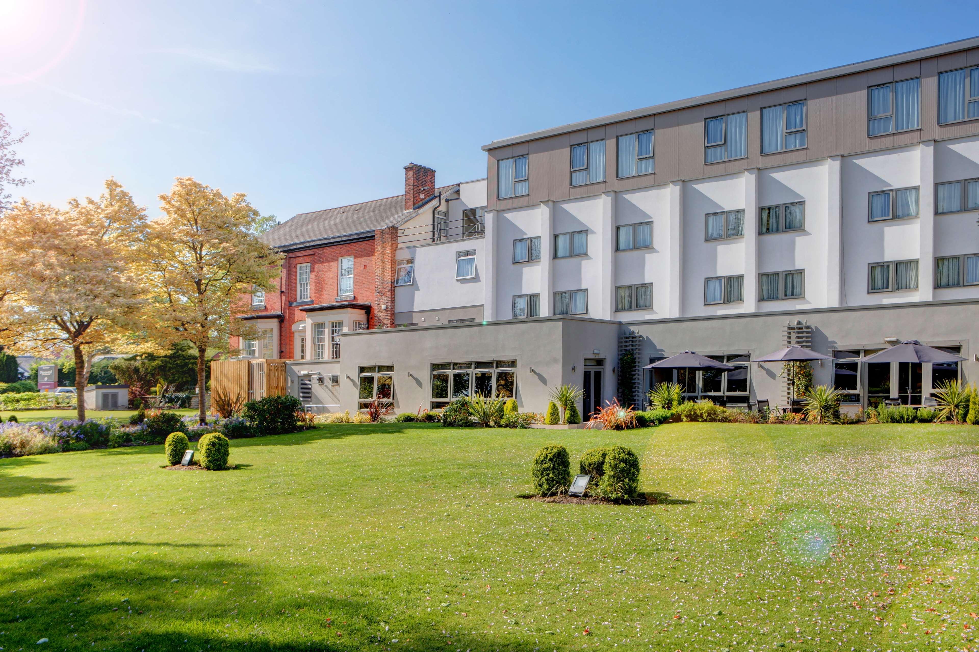 Best Western Plus Pinewood Manchester Airport-Wilmslow Hotel Екстер'єр фото