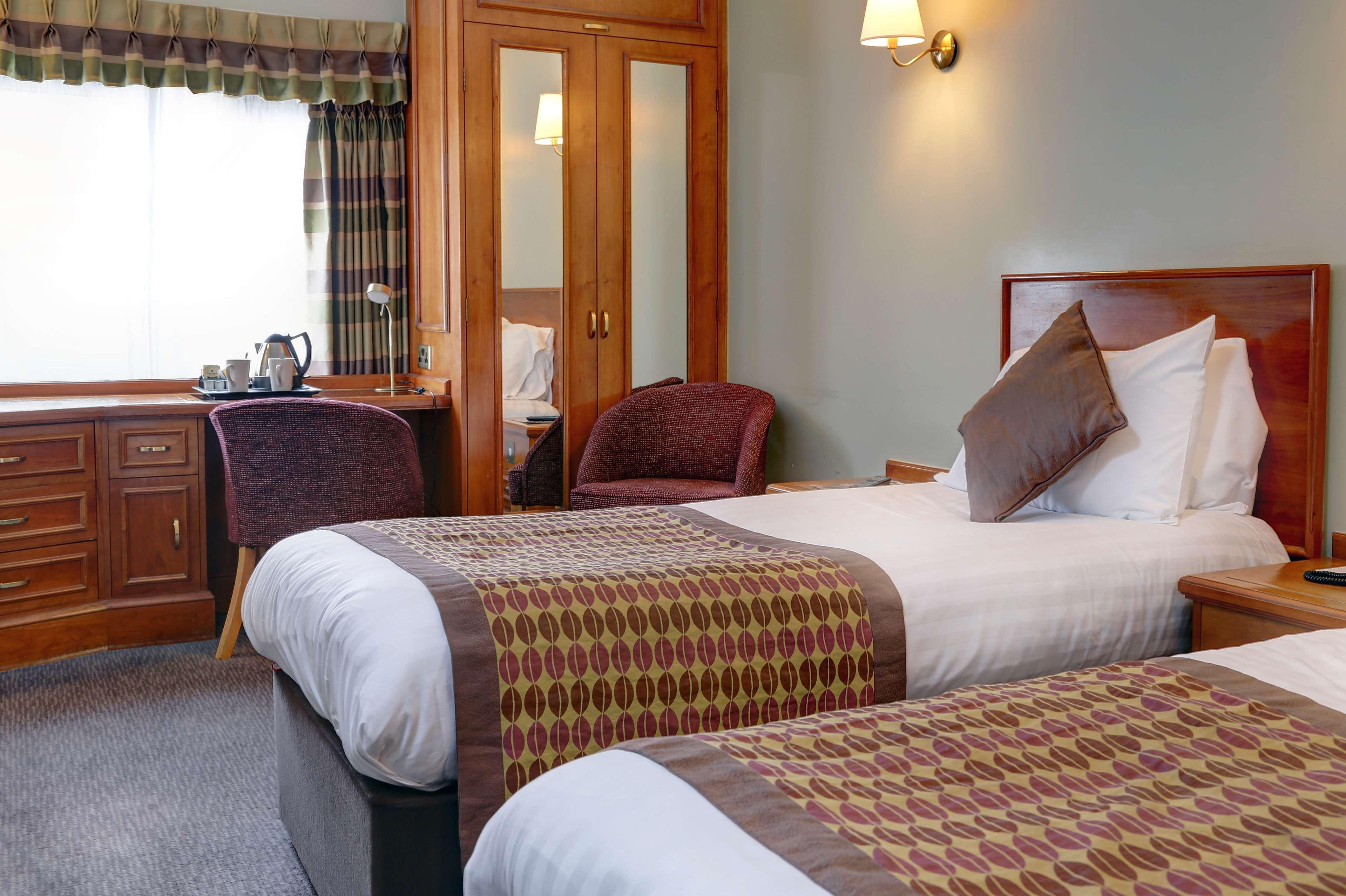 Best Western Plus Pinewood Manchester Airport-Wilmslow Hotel Екстер'єр фото