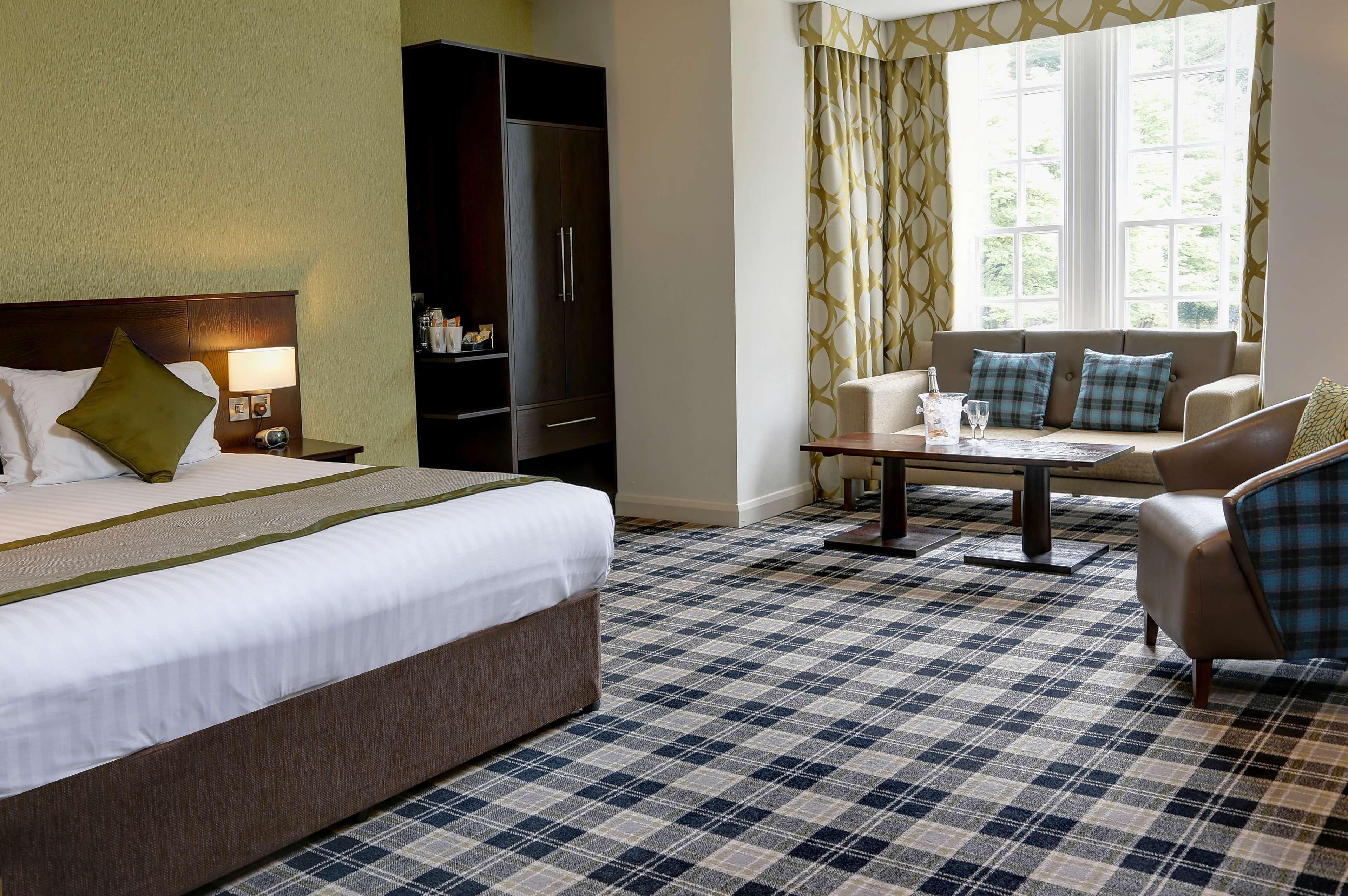 Best Western Plus Pinewood Manchester Airport-Wilmslow Hotel Екстер'єр фото