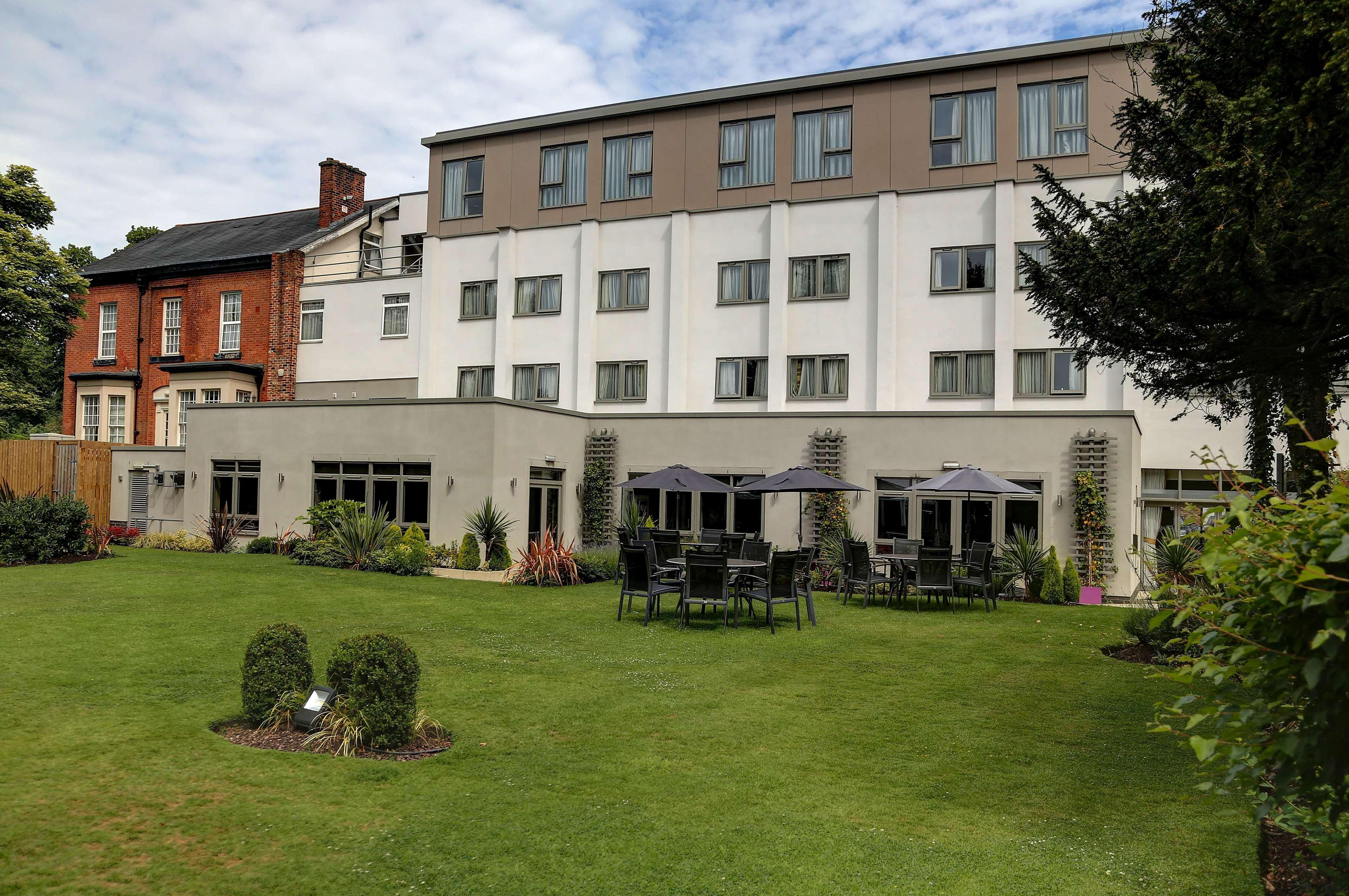 Best Western Plus Pinewood Manchester Airport-Wilmslow Hotel Екстер'єр фото