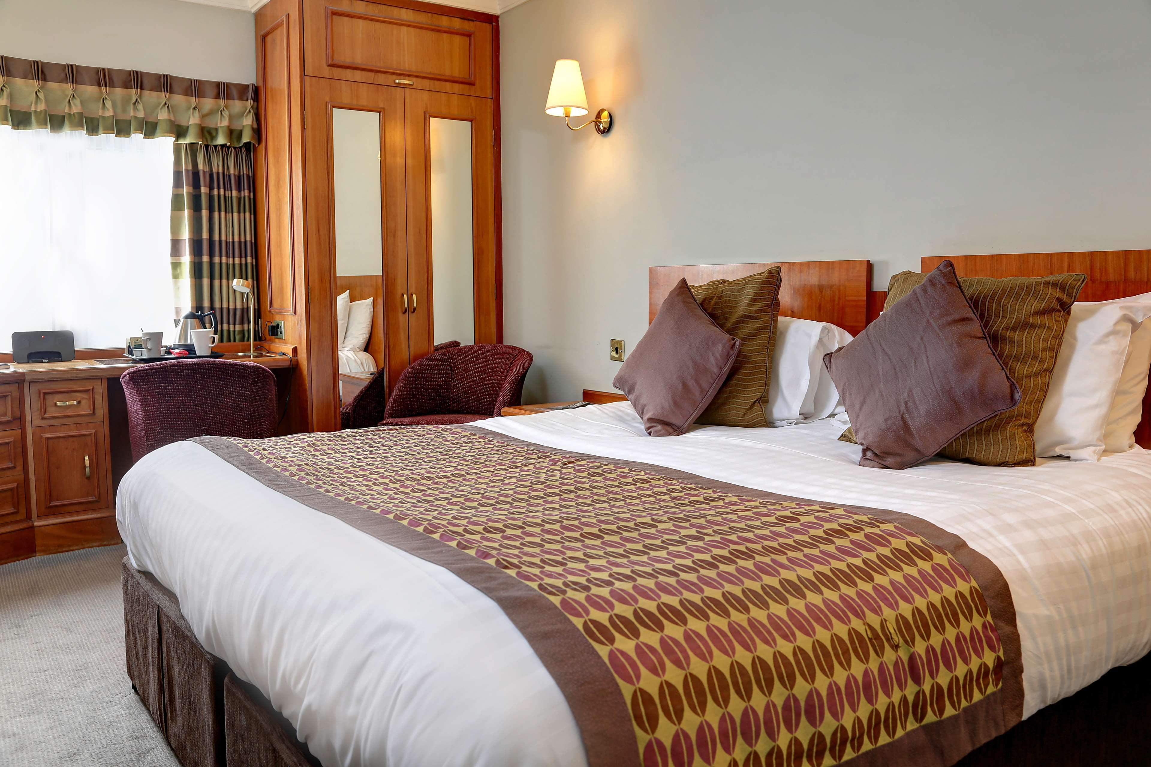 Best Western Plus Pinewood Manchester Airport-Wilmslow Hotel Екстер'єр фото