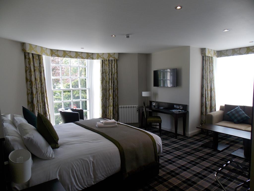 Best Western Plus Pinewood Manchester Airport-Wilmslow Hotel Екстер'єр фото