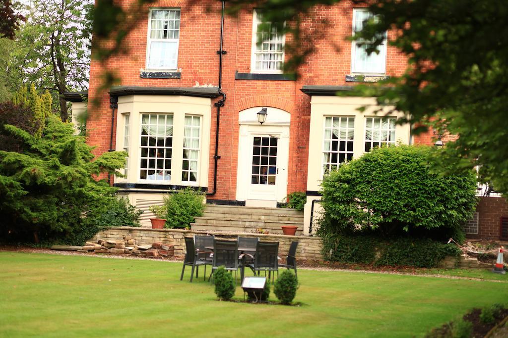 Best Western Plus Pinewood Manchester Airport-Wilmslow Hotel Екстер'єр фото