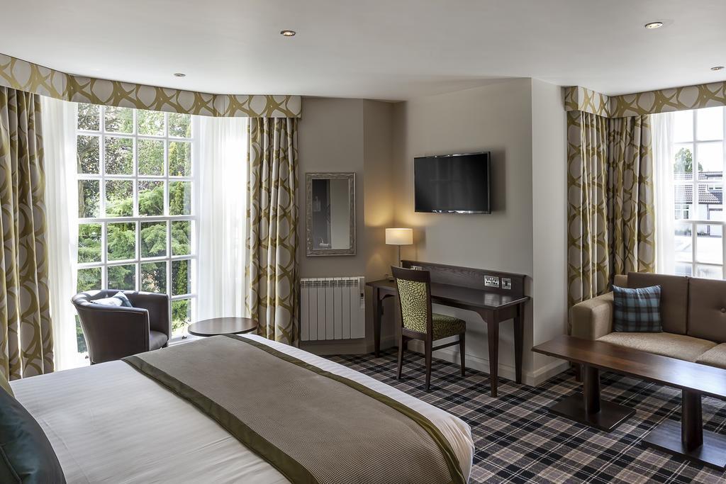 Best Western Plus Pinewood Manchester Airport-Wilmslow Hotel Екстер'єр фото