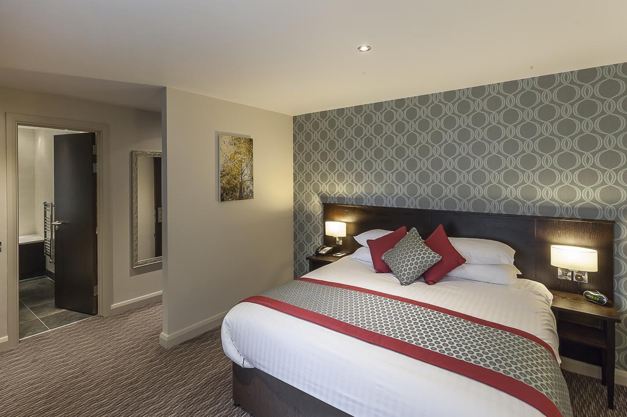 Best Western Plus Pinewood Manchester Airport-Wilmslow Hotel Екстер'єр фото