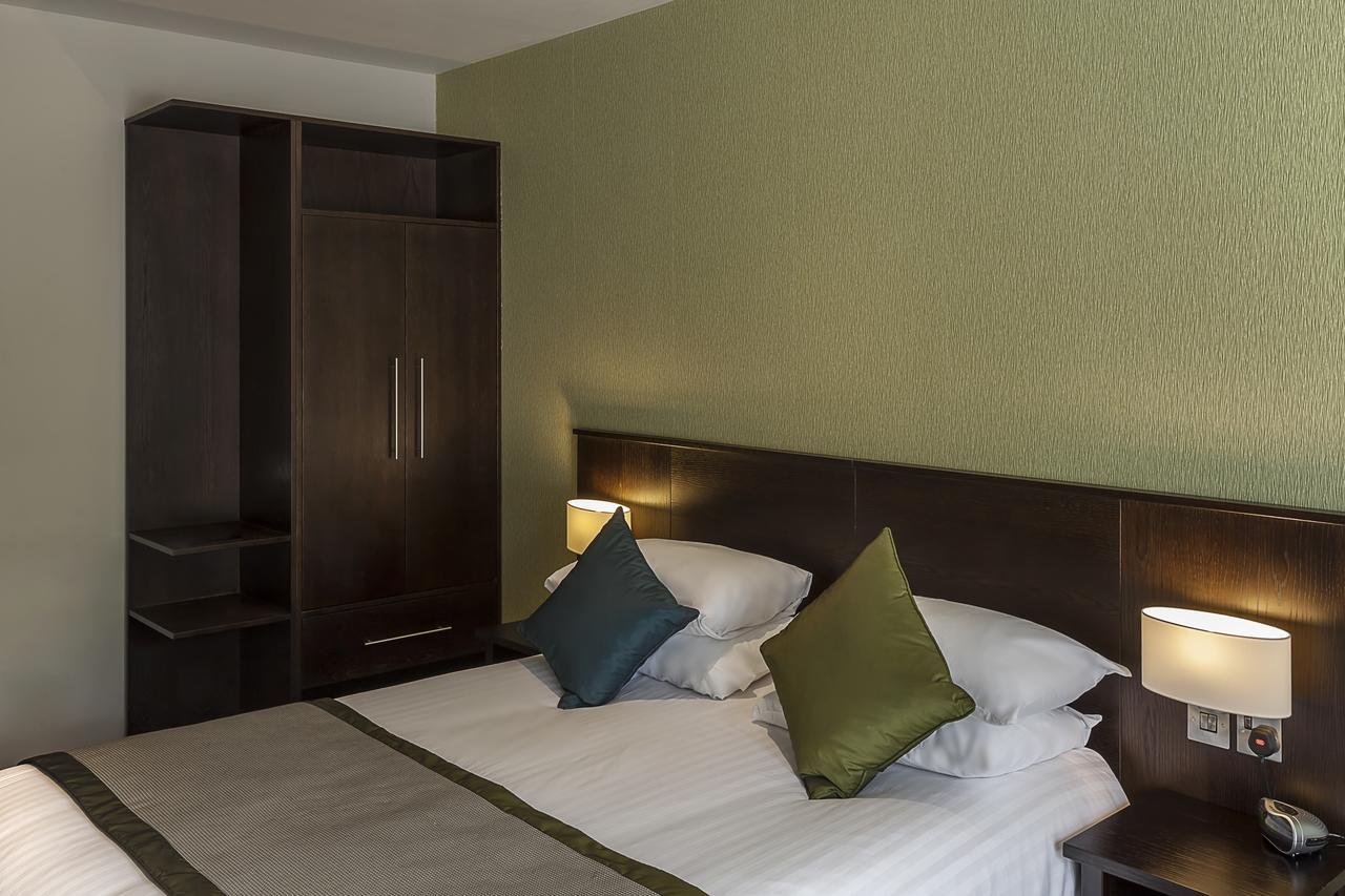 Best Western Plus Pinewood Manchester Airport-Wilmslow Hotel Екстер'єр фото