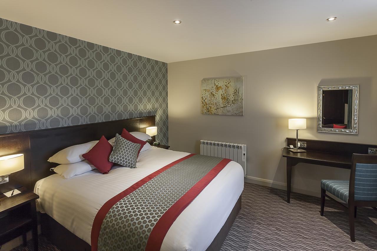 Best Western Plus Pinewood Manchester Airport-Wilmslow Hotel Екстер'єр фото